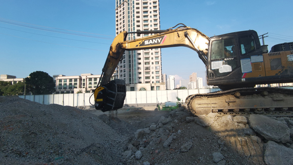 MB Crusher Units Help Meet Deadlines