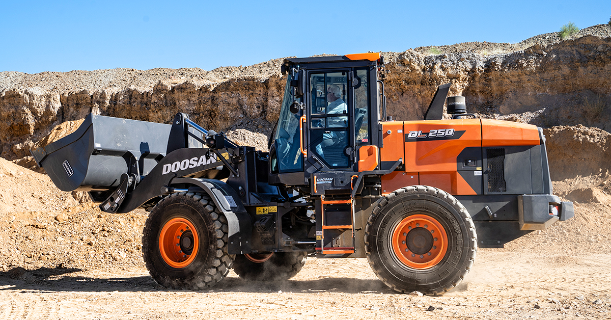 Doosan Expands -7 Series Wheel Loader Line With Three New 200 Size Class Machines