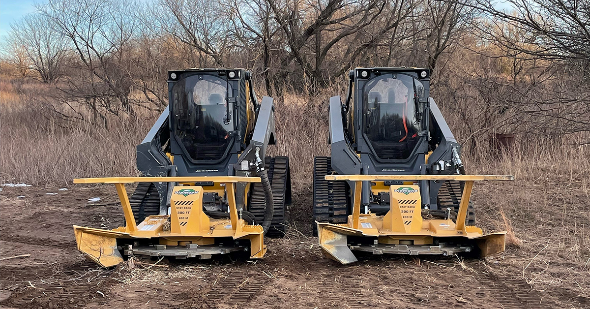 High-Performance Skid-Steer Attachment Chips In for Land Clearing Business
