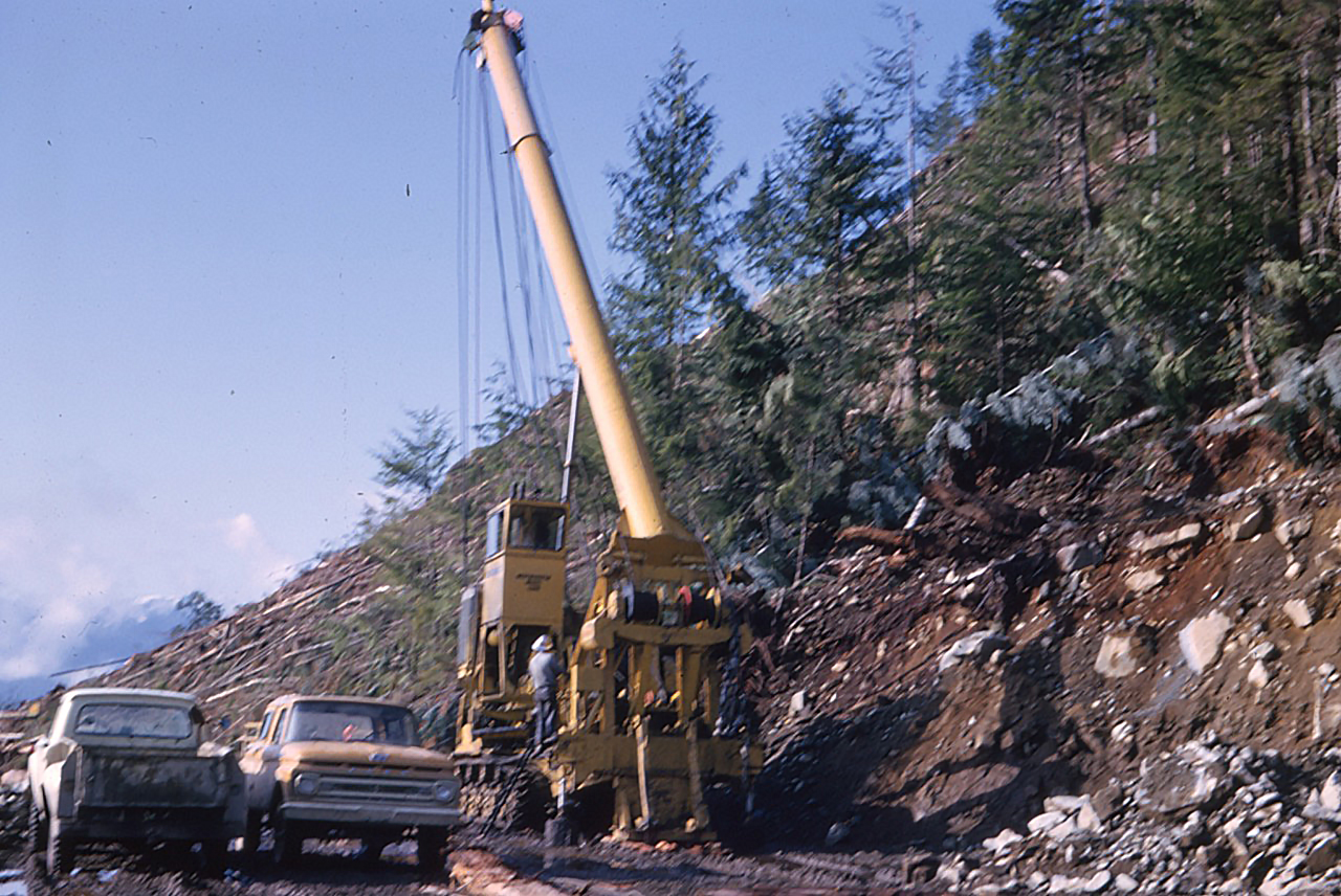 Kenny’s Loggin – Logging, Lunching & Learning Loaders