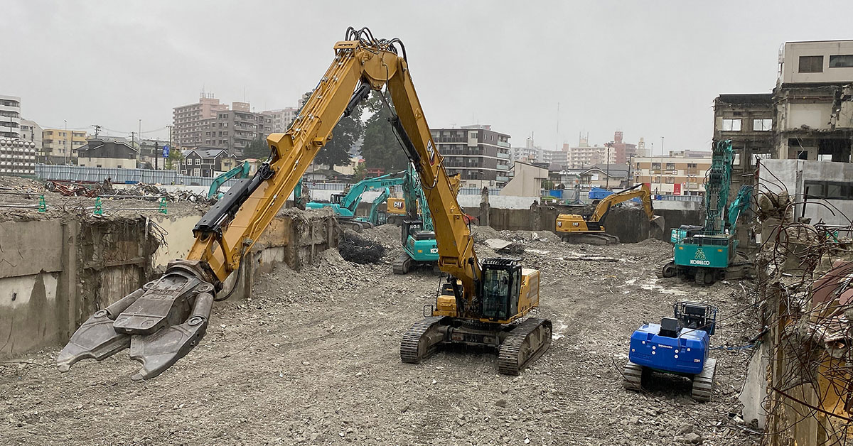 New Cat 340 UHD Demolition Excavator Reaches New Heights