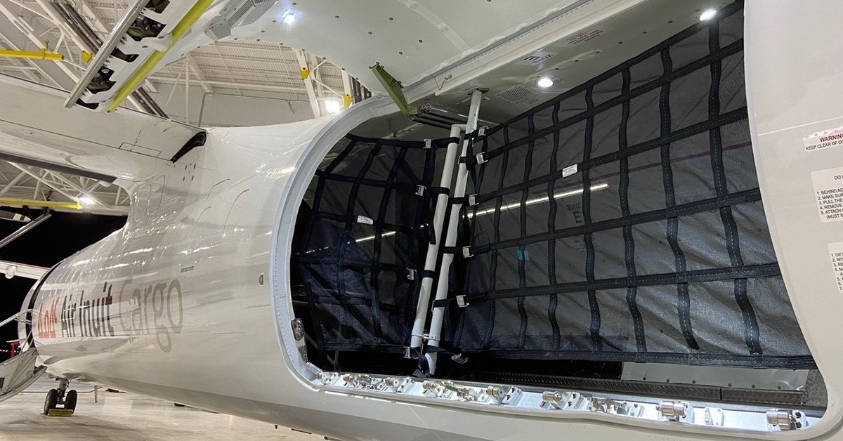 World's First Large Freighter Door De Havilland Dash8-300 Goes Into Service