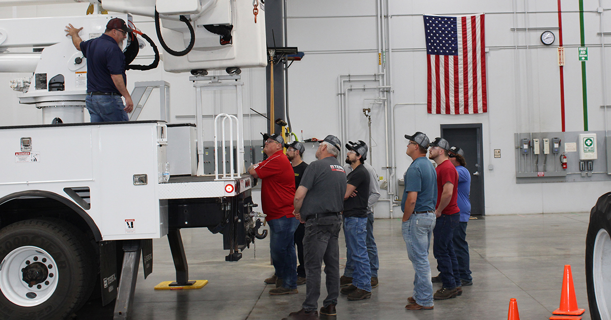 Terex Utilities Hosted Technicians At Hands-On Service School