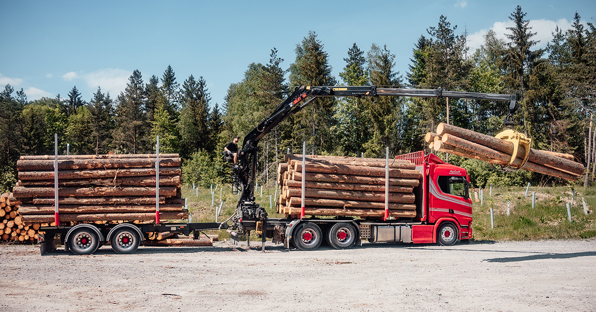 Hiab Launches Next Generation Loglift Forestry Cranes