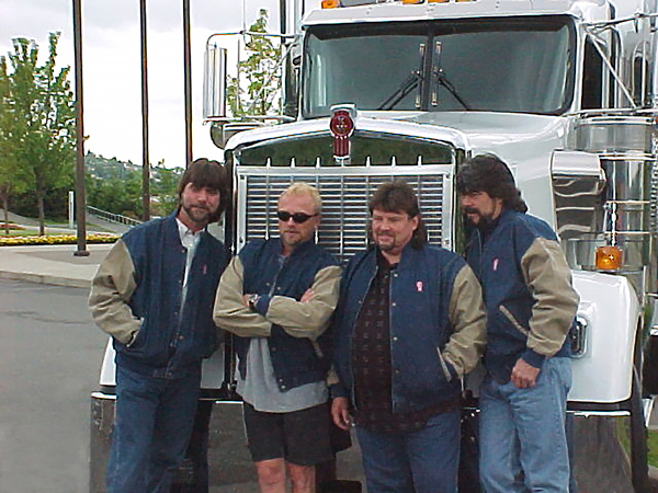 Kenworth To Sponsor Alabama’s “Roll On” Tour