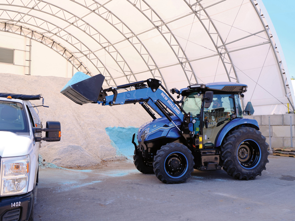New Holland Launches Revolutionary T4 Electric Power Tractor