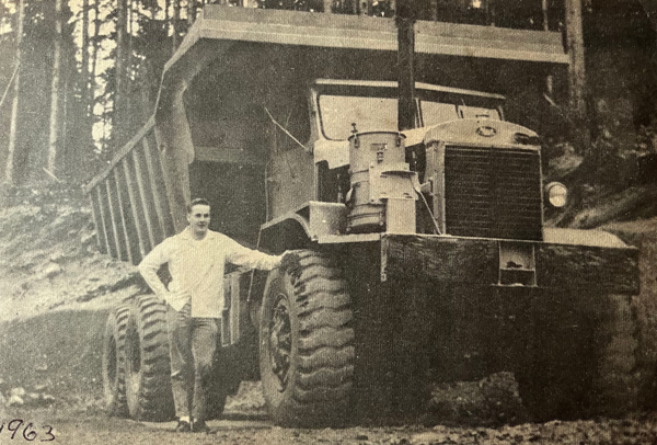 Kenny's Loggin' – Norie Brothers' Mack Trucks