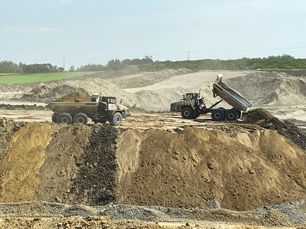Rokbak Arrives In Alberta With Three More RA40s