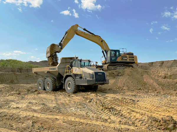 Rokbak Arrives In Alberta With Three More RA40s