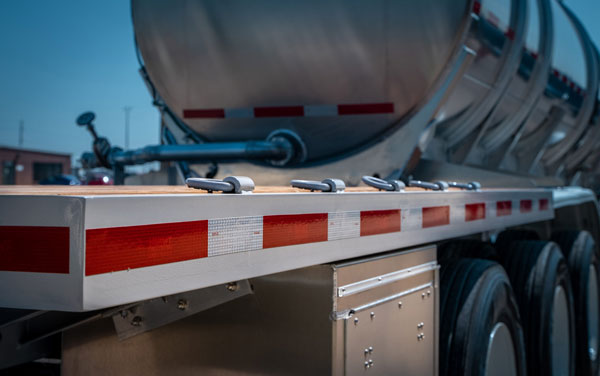 New Liquid Fertilizer & Water Tridem Semi-Trailer From Advance