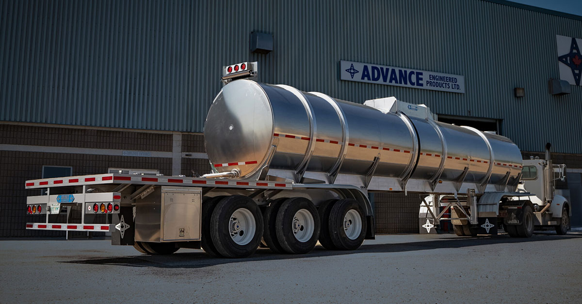New Liquid Fertilizer & Water Tridem Semi-Trailer From Advance