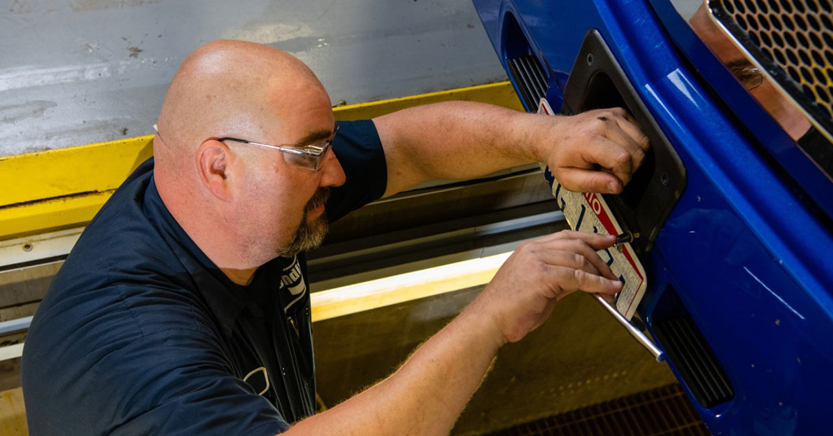 Bendix Tech Tips: Maintaining Advanced Driver Assistance Systems