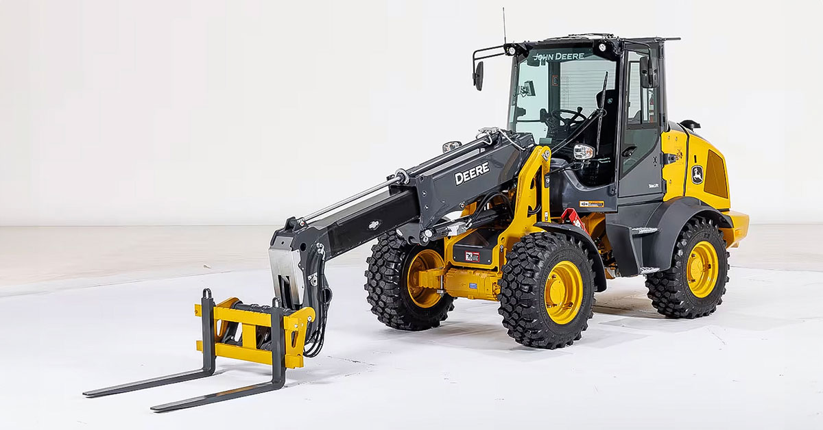 John Deere Introduces New Telescopic Compact Wheel Loader