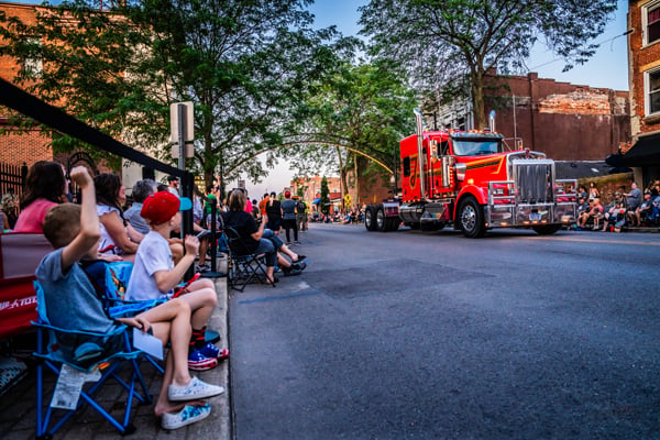Kenworth Chillicothe Plant Hosts Third Annual Kenworth Truck Parade