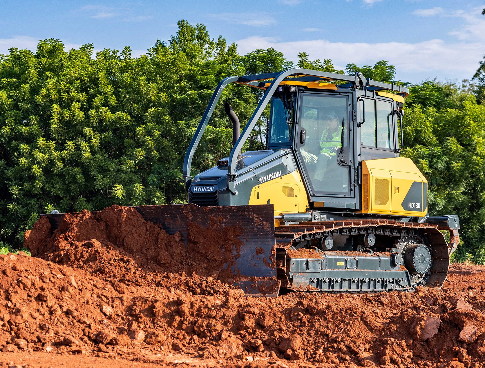 Hyundai Introduces HD130 Dozer