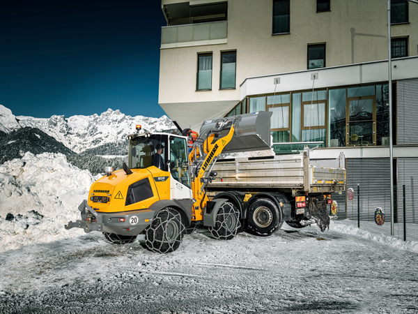 Winter Wonders: Liebherr Wheel Loaders Versatile In Snow And Ice