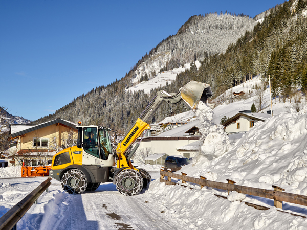 Winter Wonders: Liebherr Wheel Loaders Versatile In Snow And Ice