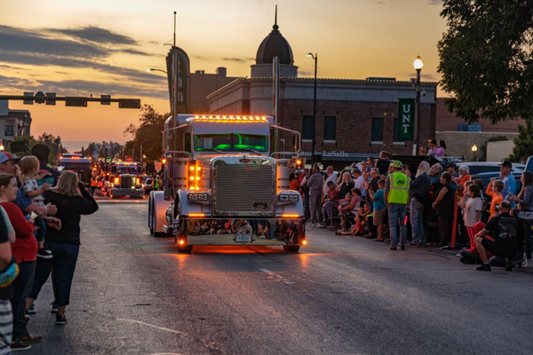 Peterbilt Supports United Way With Annual Parade