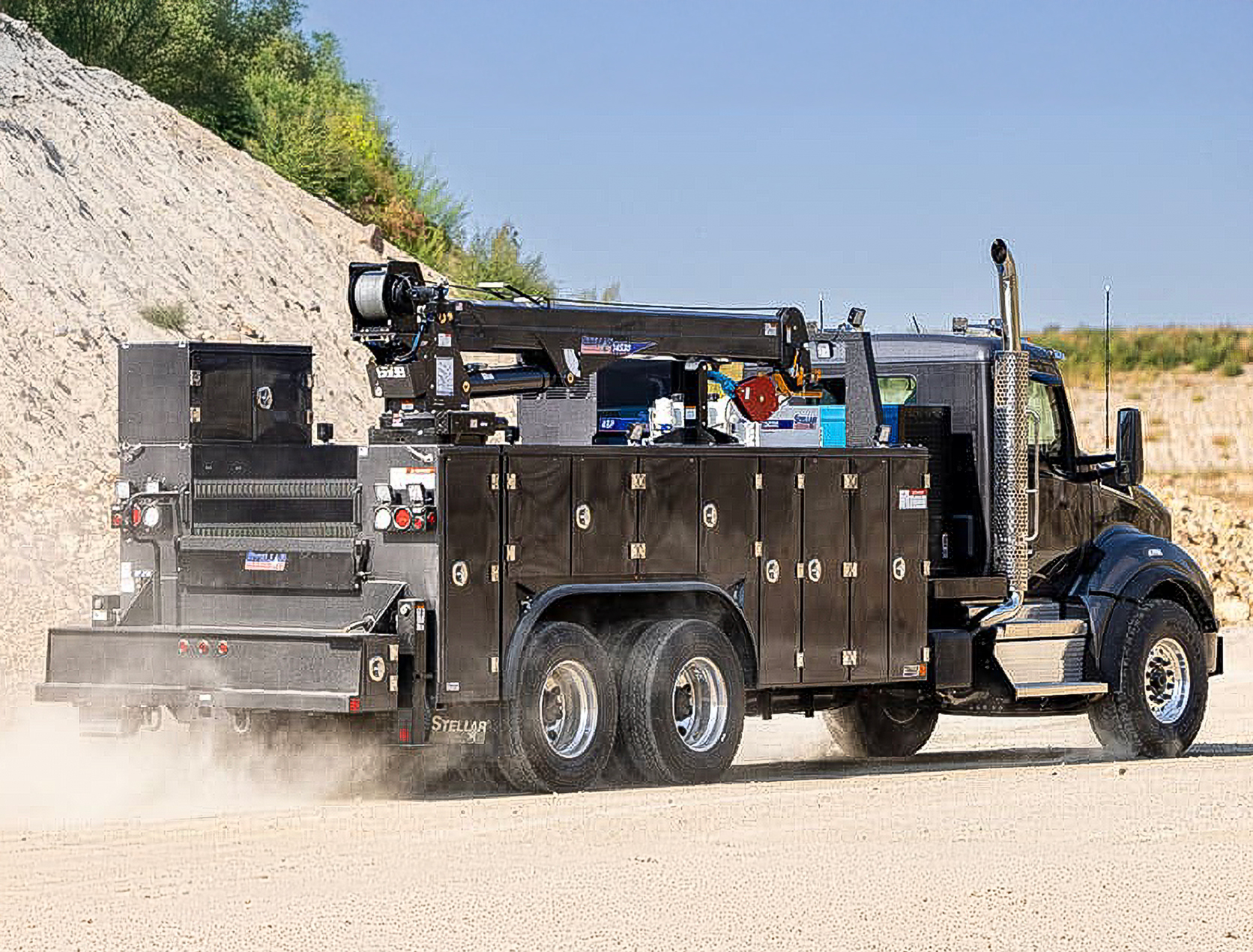 Stellar Debuts New Aluminum Option for TMAX 3T Mechanic Truck