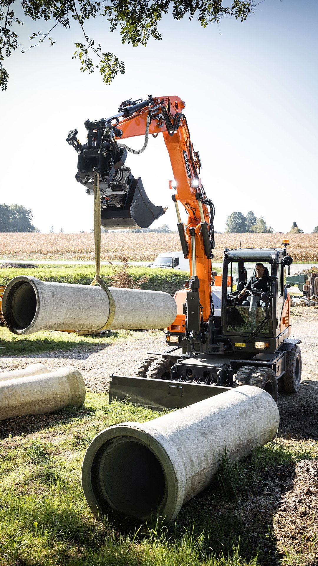 DEVELON Rolls Out DX100W-7 Mini Wheel Excavator