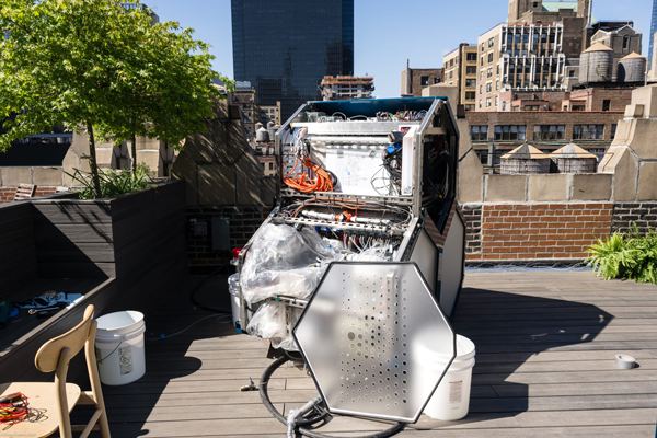 Can You Make Gasoline Out Of Thin Air? Aircela thinks it has a solution. 