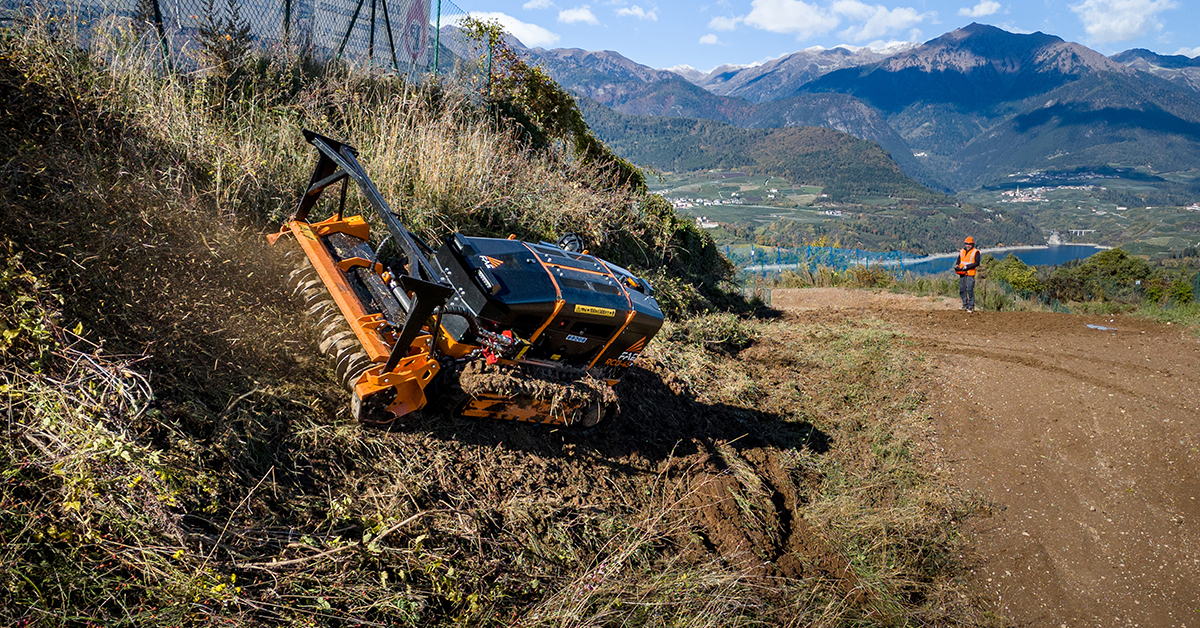 FAE Introduces New RCU45 Ultra-Compact Tracked Carrier