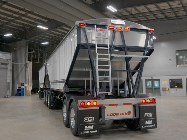Lode King Updates Prestige Super-B Trailer