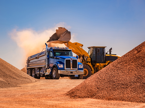 Kenworth Announces New T880S Performance Hood