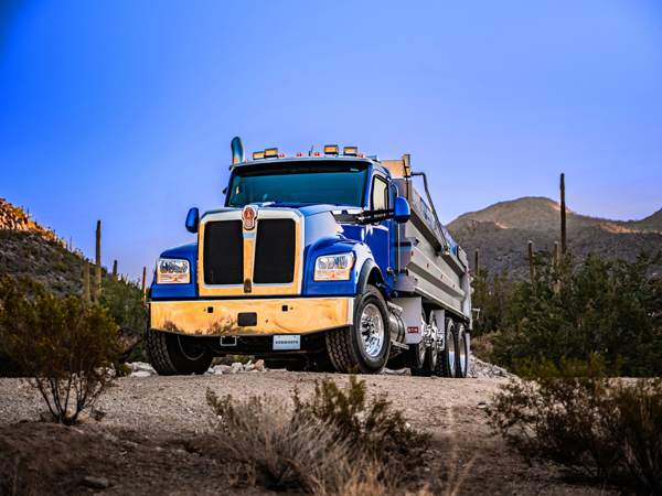 Kenworth Announces New T880S Performance Hood