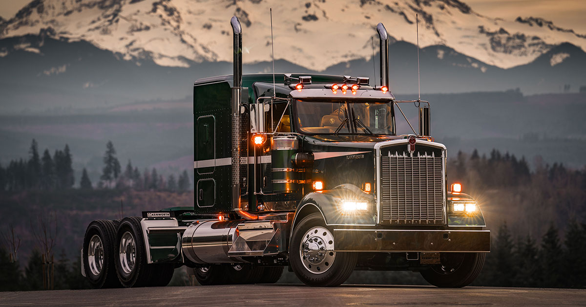 Kenworth Unveils W900 Legacy Edition