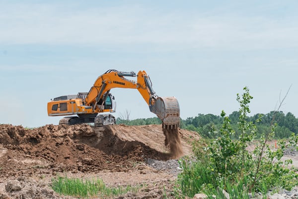 A Quarry Story: Liebherr Crawler Excavator R 992