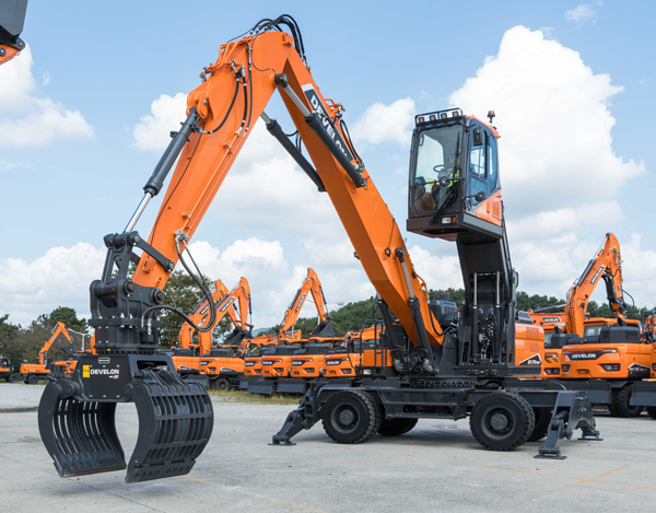DEVELON Introduces Powerful New Material Handler | Supply Post - Canada ...