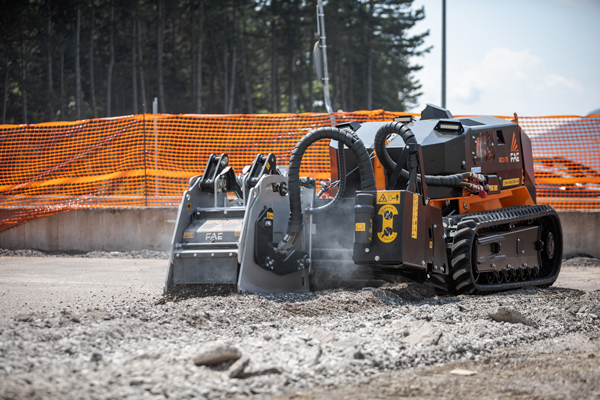 FAE Introduces SAE Universal Attachment Plate For RCU75
