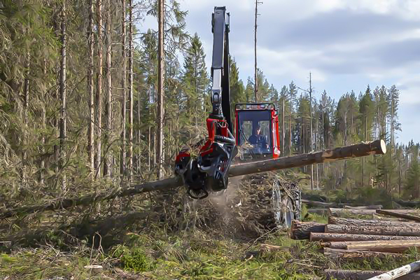 Komatsu Introduces 951XC-1 Harvester