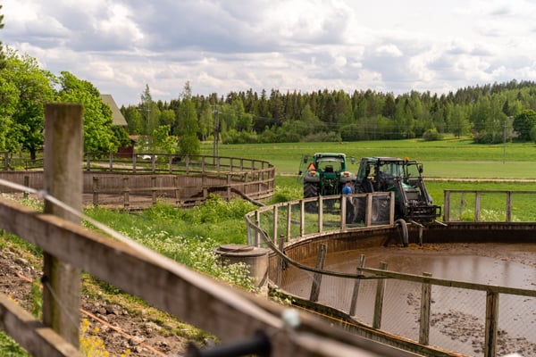 Dynaset Hydraulic & Electric Solutions For Farms
