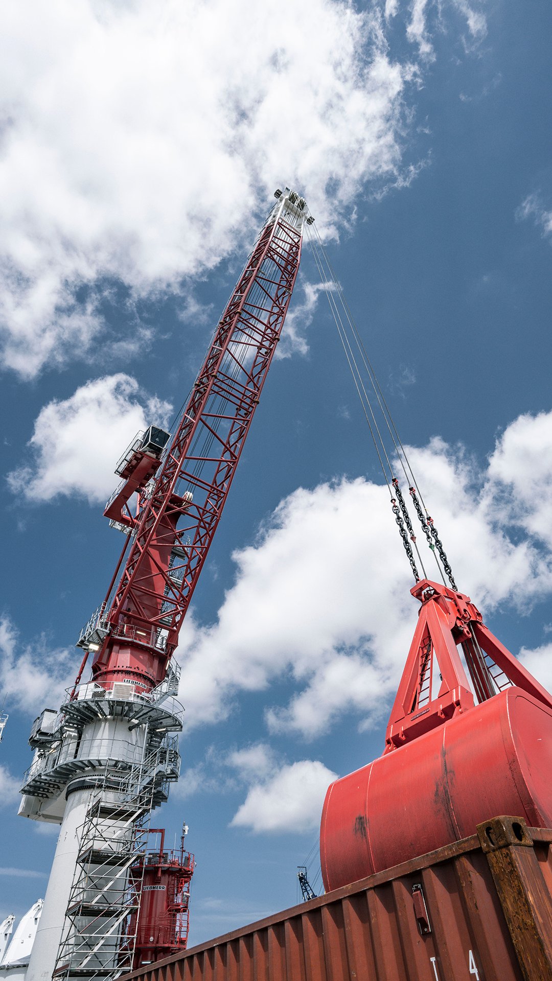 New All-Electric CBG 500 E Transshipment Cranes For Associated Terminals