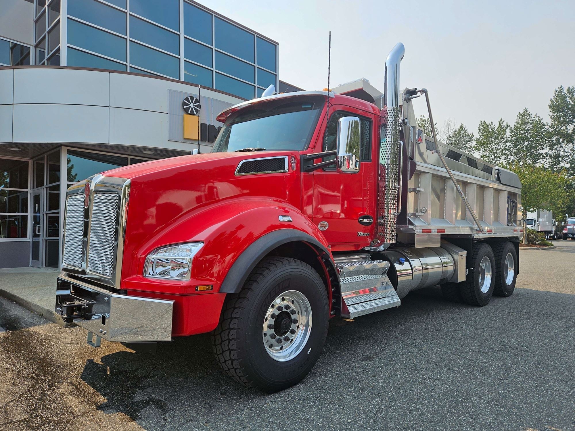 Kenworth T880 gravel truck for sale in Canada