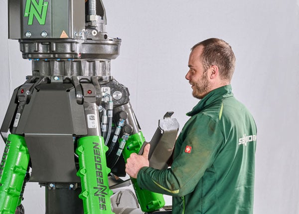 Sennebogen Unveils New Orange Peel Grab