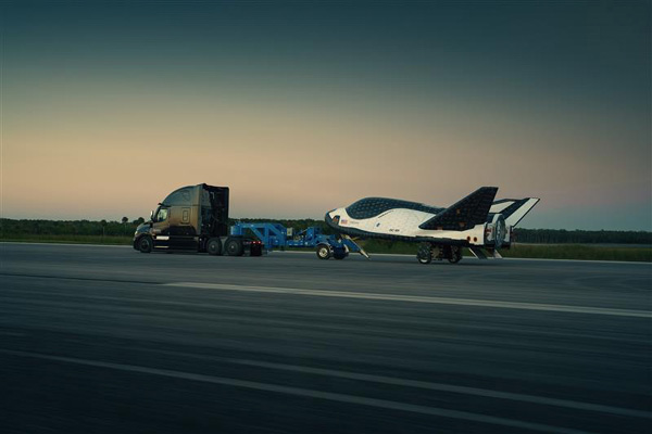 Freightliner Cascadia Takes Spaceplane One Step Closer to Orbit