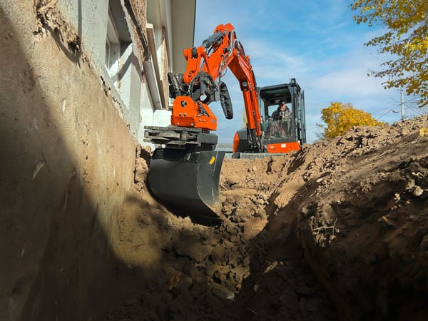 Kubota Continues to Expand Construction Lineup with Next-Generation Tiltrotator and Compact Track Loaders