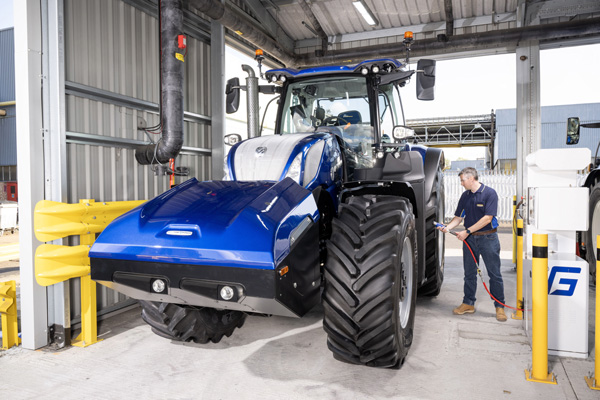 New Holland Introduces T7.270 Methane Power Tractor