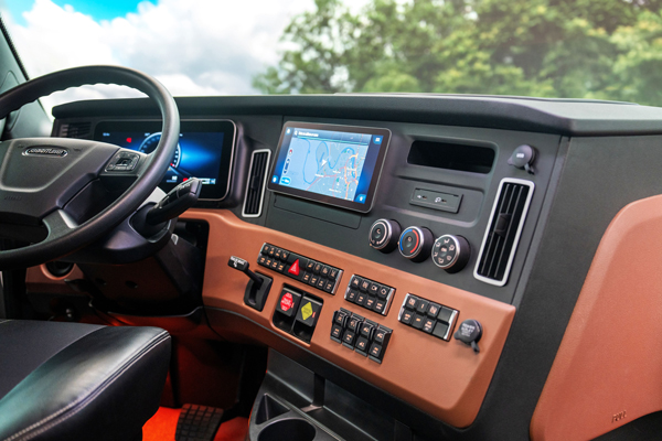 Freightliner Adds Digital Dash To Cascadia