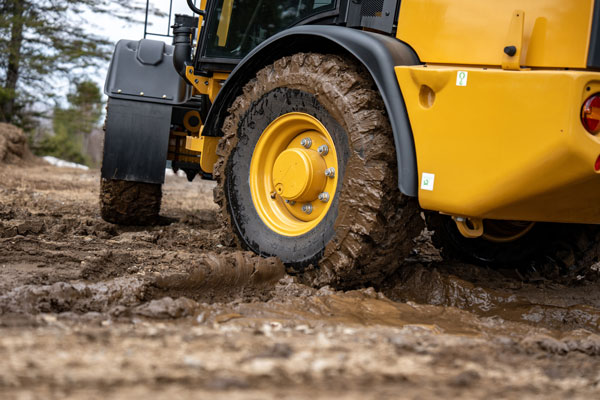 Vallée Introduces Its New 4DA5E Articulated Rough-Terrain Forklift