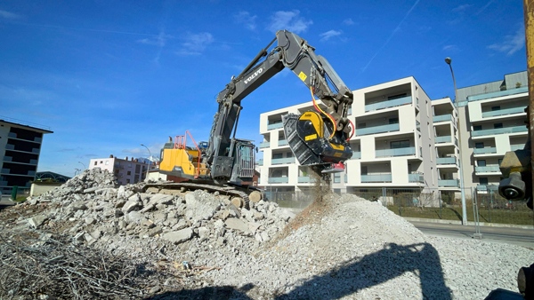 Rebar Recovery Using Crusher Buckets