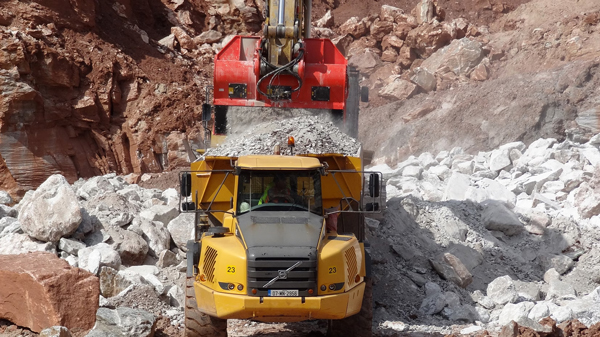 How Buckets Stop Hard Waste Rock Contamination