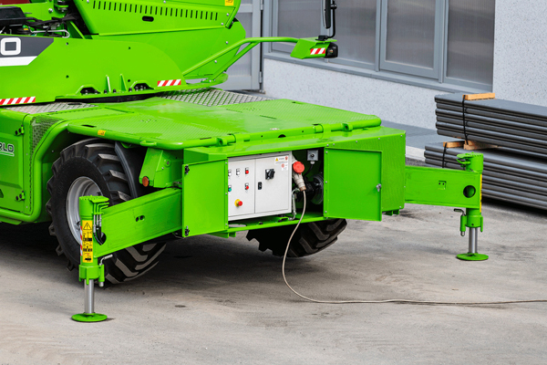 Merlo Introduces New ROTO Plug-In Telehandlers