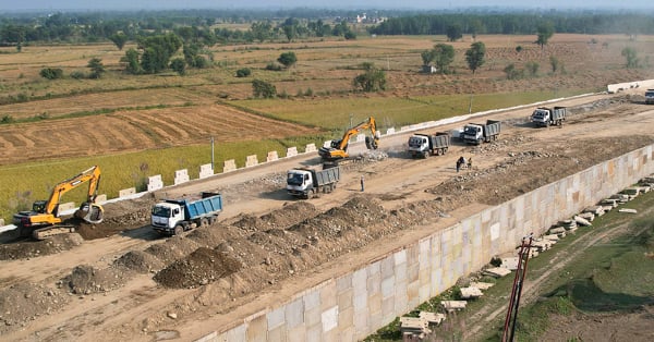 Roadbuilding Success Using MB Crusher Buckets