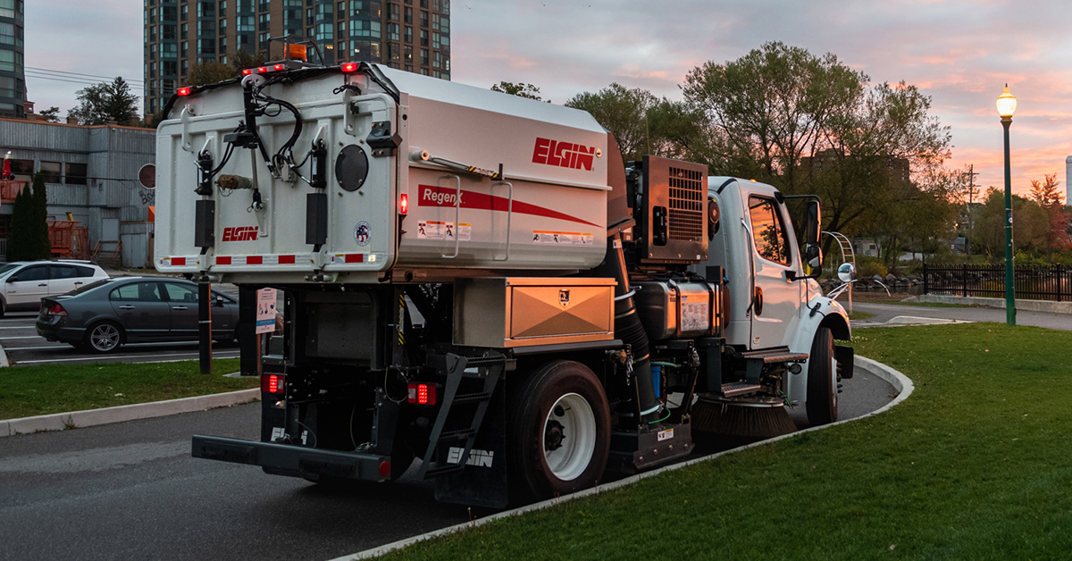 Techniques For Cleaning Around Obstacles With Street Sweepers