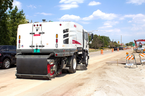 Techniques For Cleaning Around Obstacles With Street Sweepers