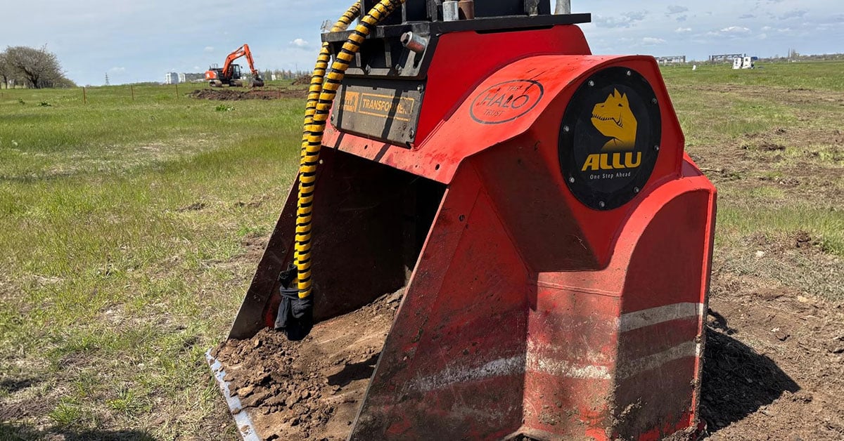 ALLU Screening Buckets Aid In Ukraine Demining